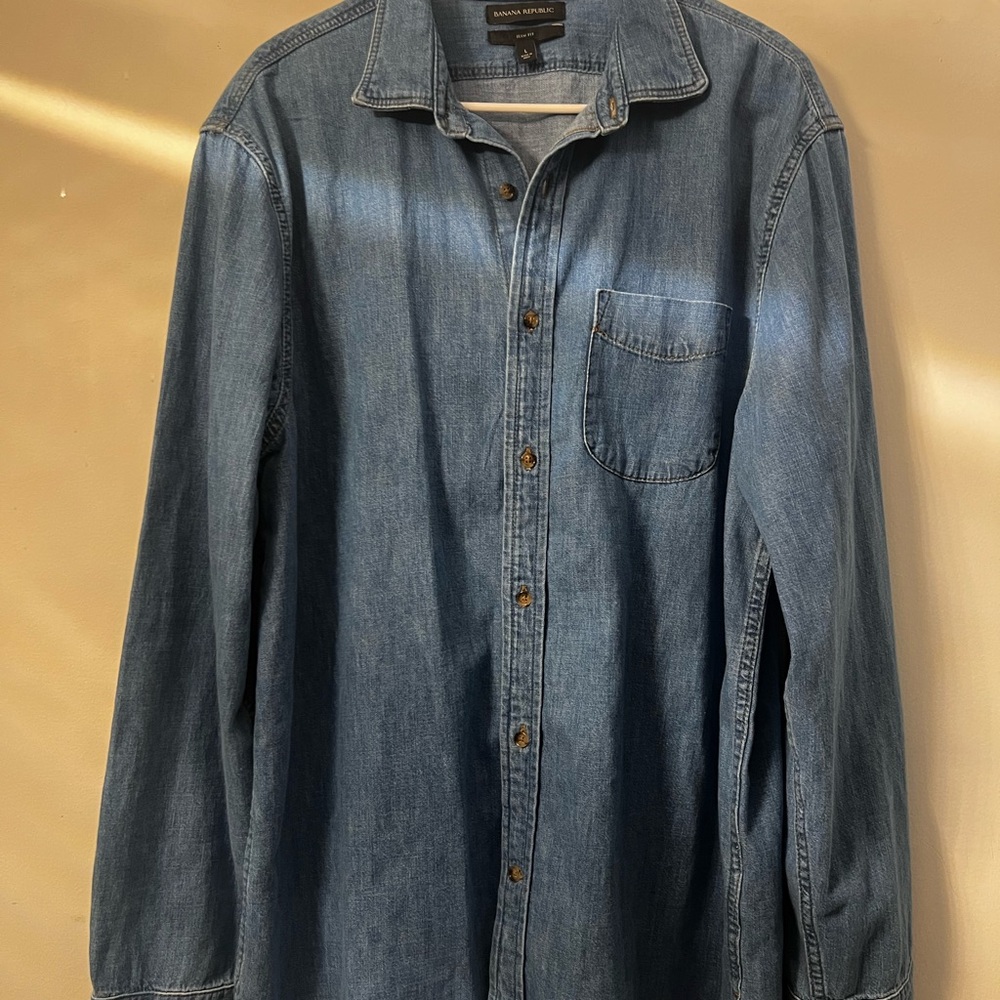 Banana Republic Men’s Blue Slim Fit Denim Button Down Shirt Large
